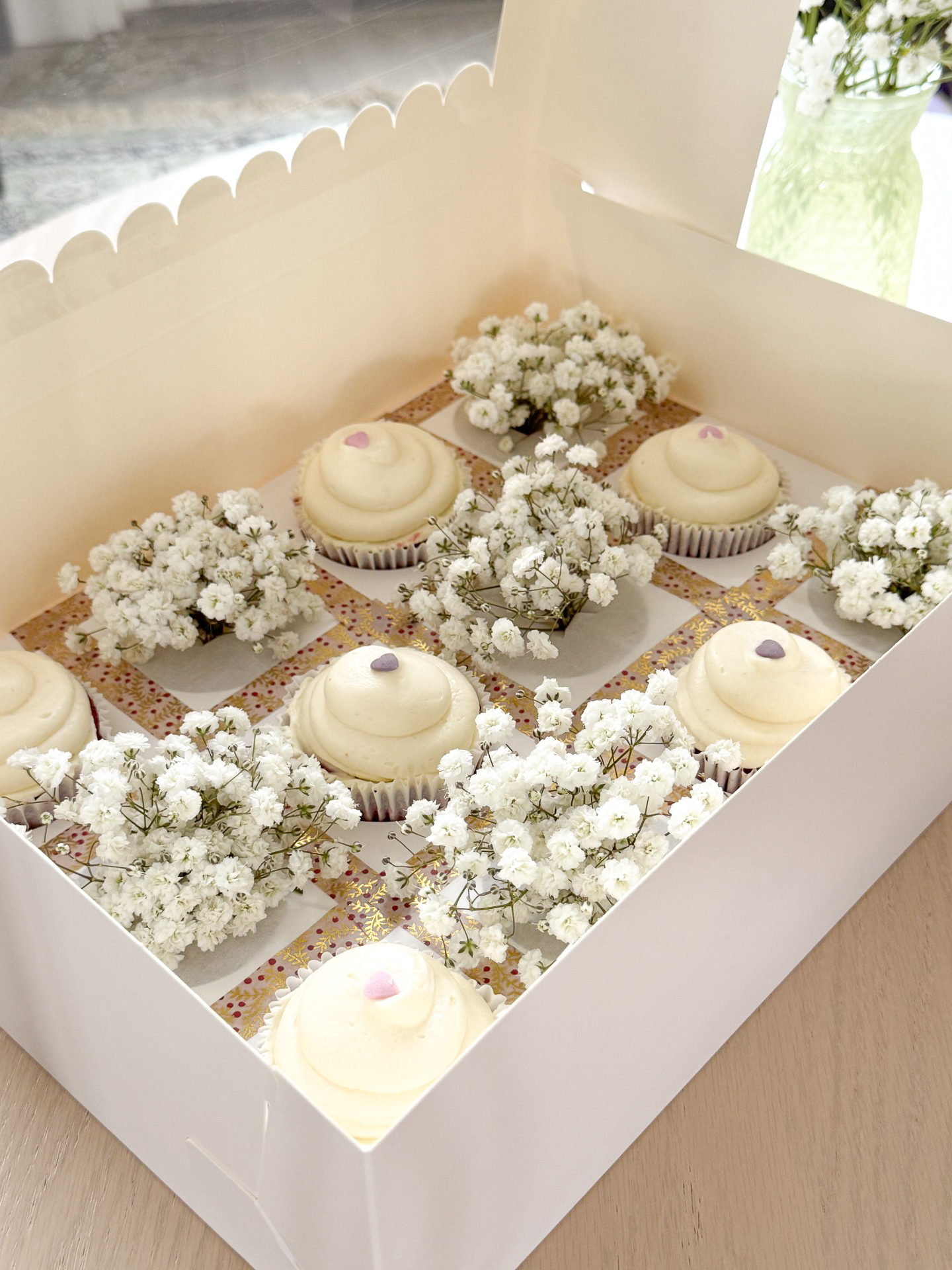 Cupcake with Fresh Flowers 1